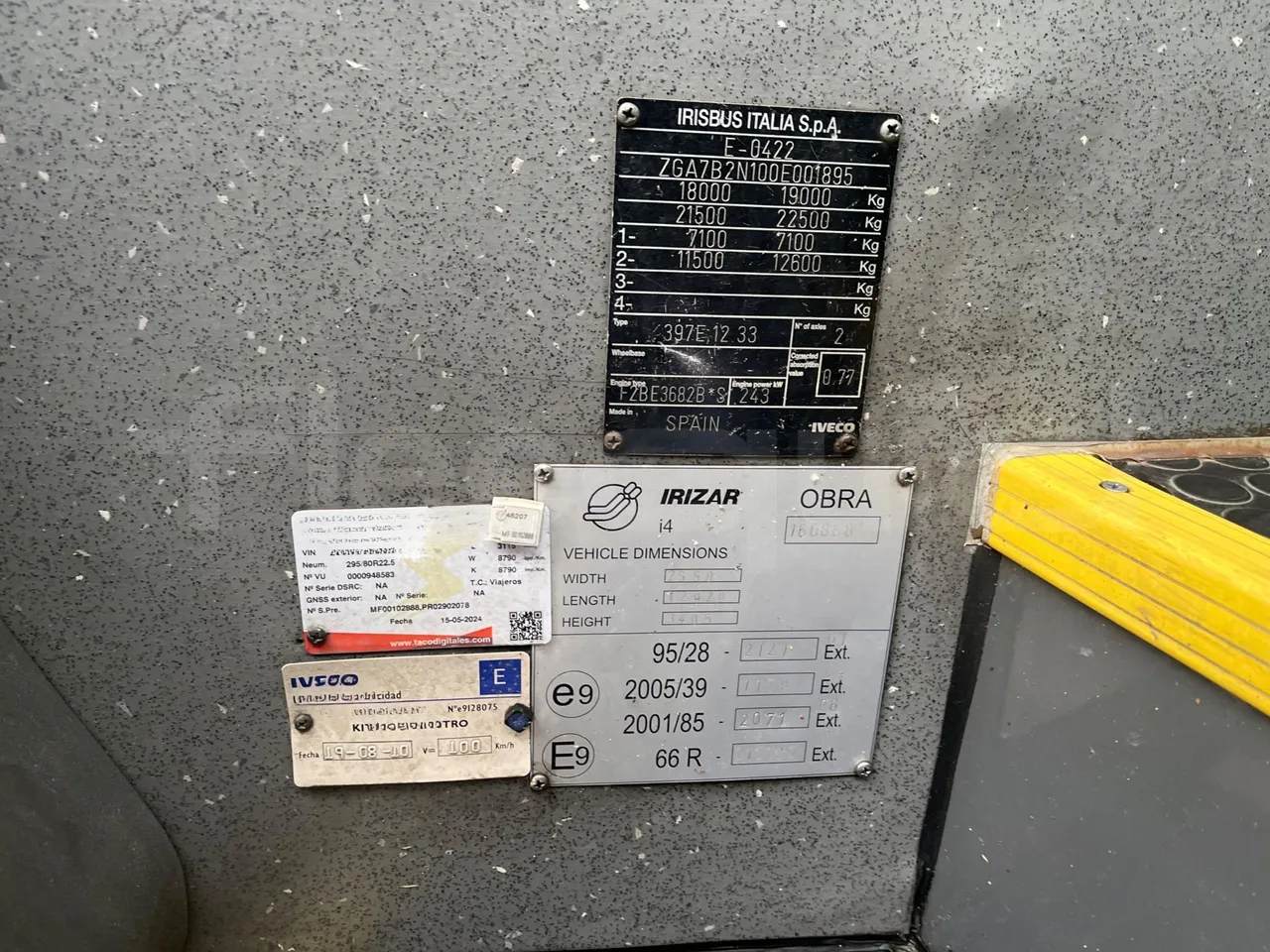 Irisbus 397E.12 397E.12 - EUR5 -  243kW - 12.920m - hostes microphone accessories photo