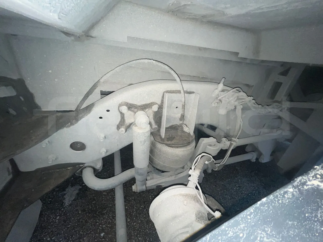 Irisbus 397E.12 397E.12 - EUR5 -  243kW - 12.920m - front shock absorbers right