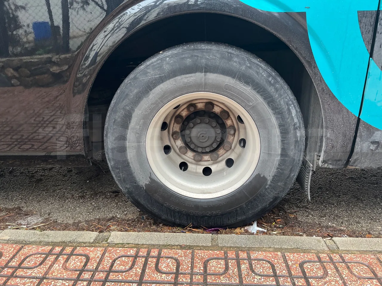 Irisbus 397E.12 397E.12 - EUR5 -  243kW - 12.920m - rear left tire photo
