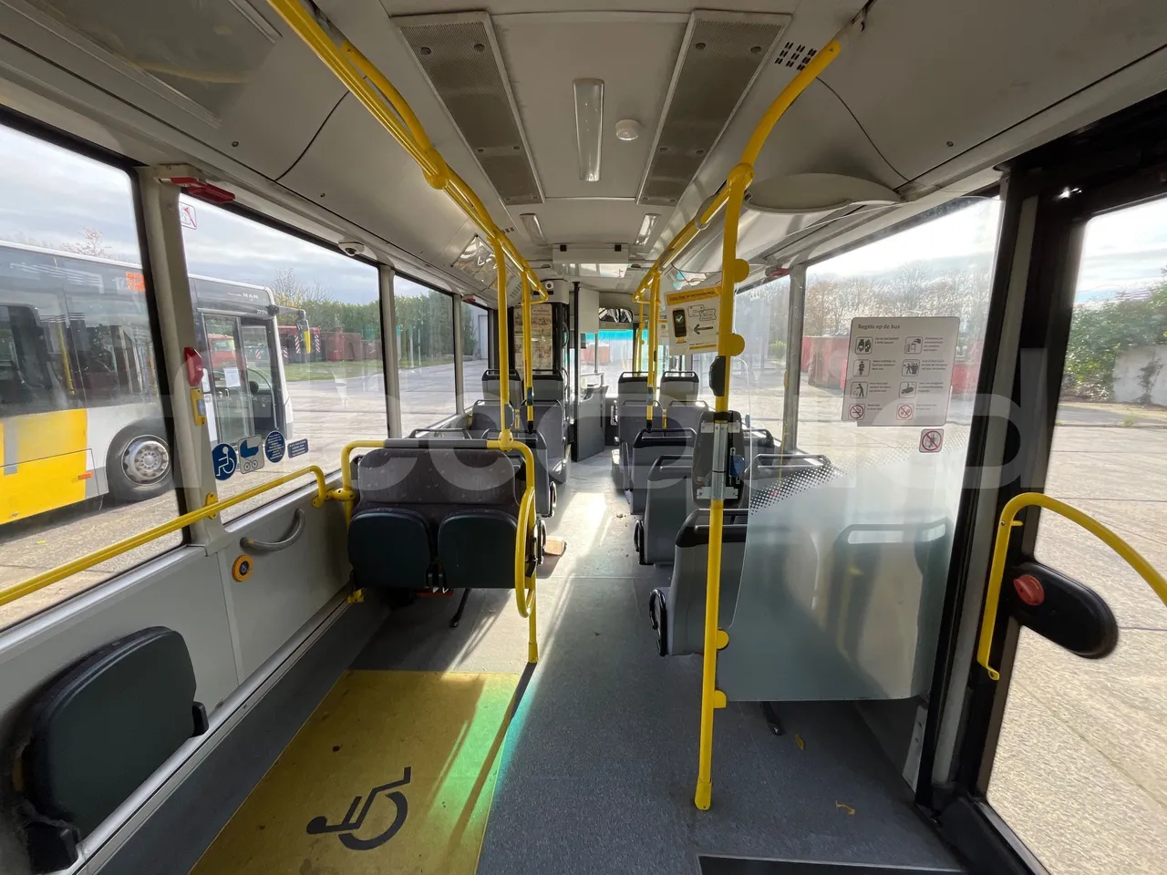 Man Lion's City A21 - EUR5 - 206kW - 11.980m - forward view middle aisle