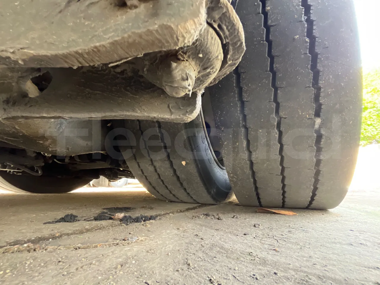 Man Lion's City A21 - EUR5 - 206kW - 11.980m - tread condition front tires right