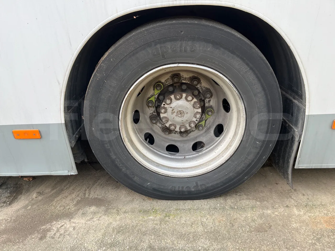 Man Lion's City A21 - EUR5 - 206kW - 11.980m - rear left tire photo