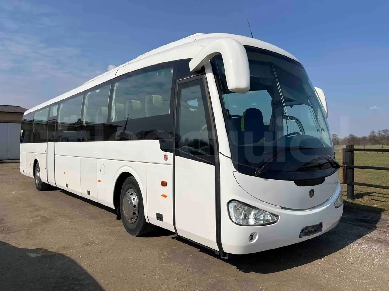 Irizar Scania I4 - Euro5 - 250 kW - 12.900mt - 3/4 front right doors