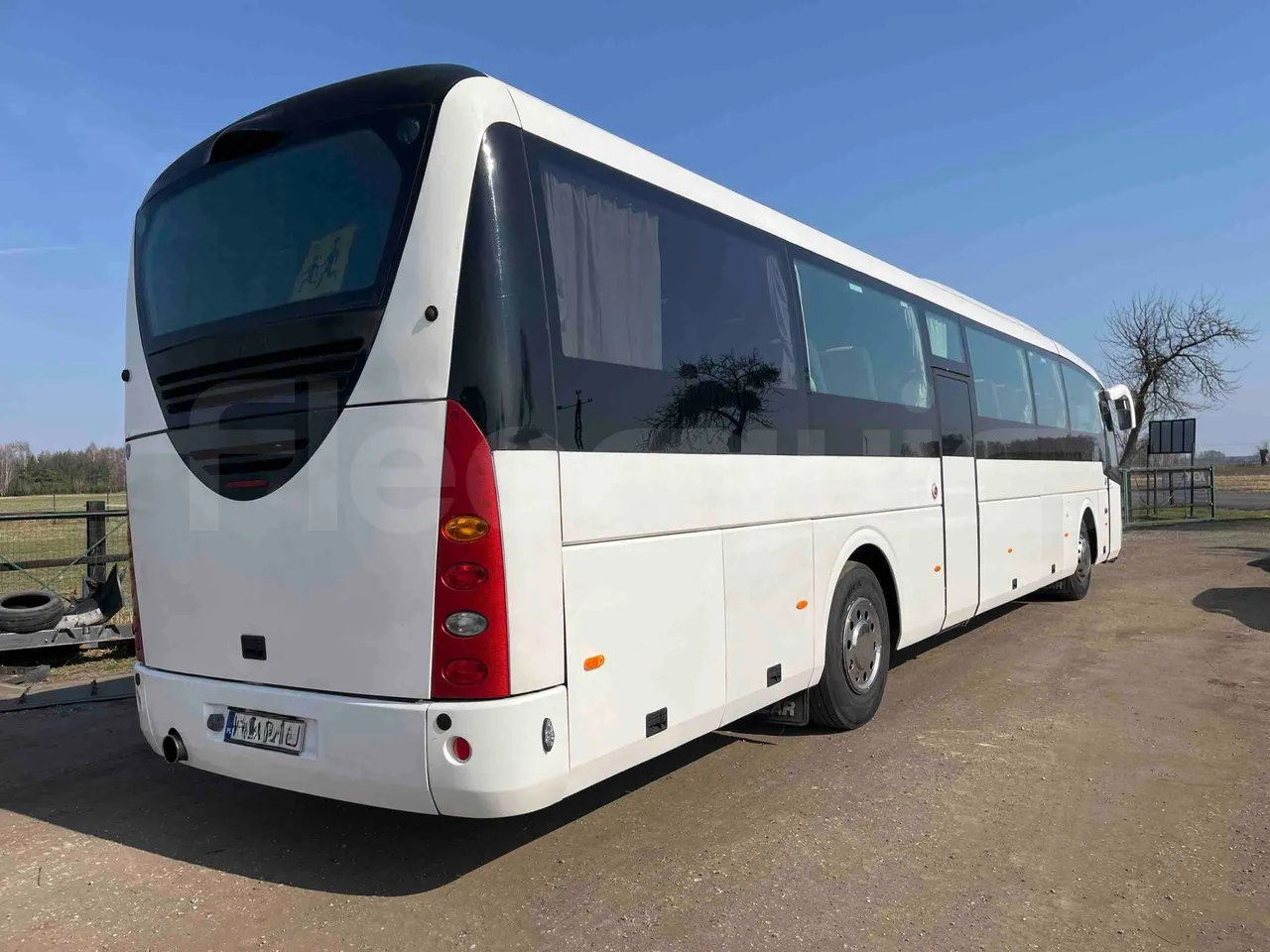 Irizar Scania I4 - Euro5 - 250 kW - 12.900mt - 3/4 right rear doors closed