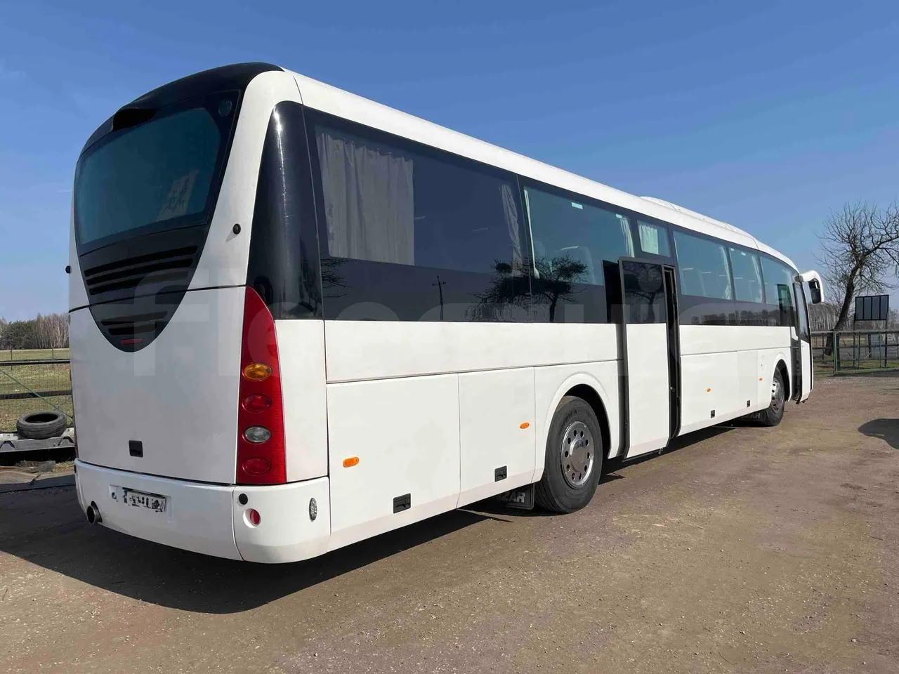 Irizar Scania I4 - Euro5 - 250 kW - 12.900mt - 3/4 right rear doors open