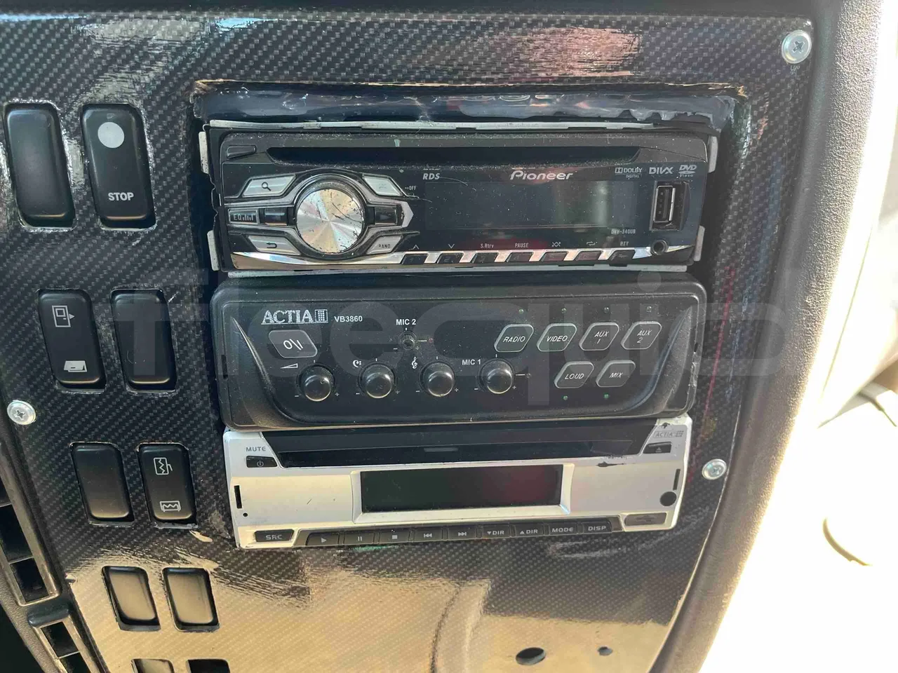 Irizar Scania I4 - Euro5 - 250 kW - 12.900mt - radio accessories photo