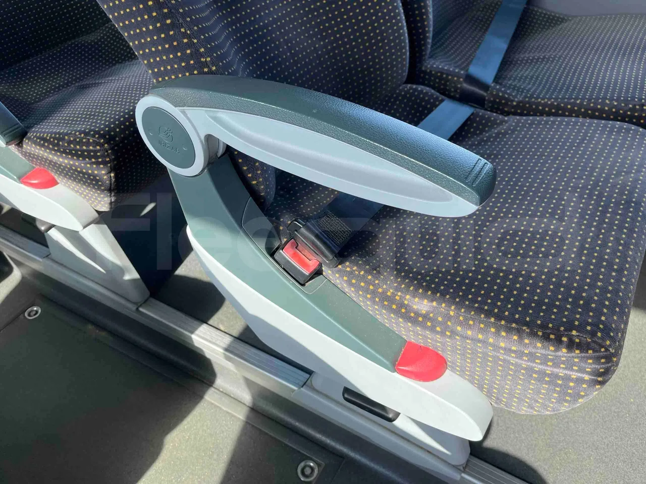 Irizar Scania I4 - Euro5 - 250 kW - 12.900mt - armrest detail photo