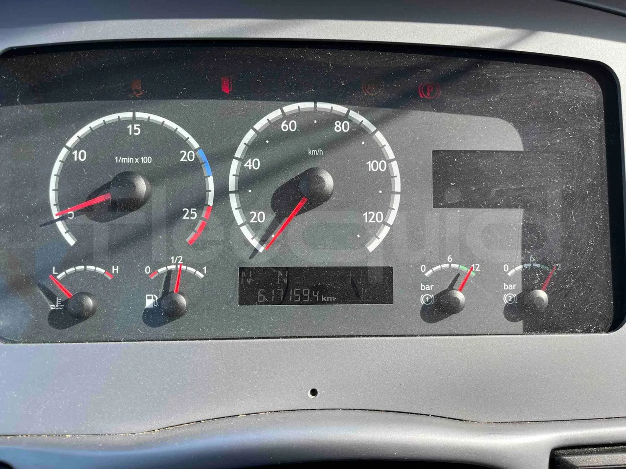 Irizar Scania I4 - Euro5 - 250 kW - 12.900mt - dashboard lights on