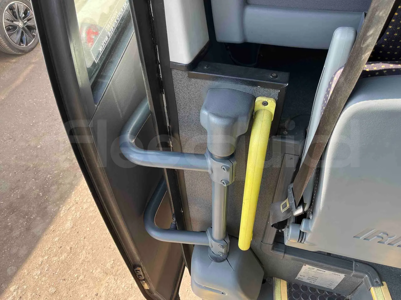 Irizar Scania I4 - Euro5 - 250 kW - 12.900mt - door mechanism photo