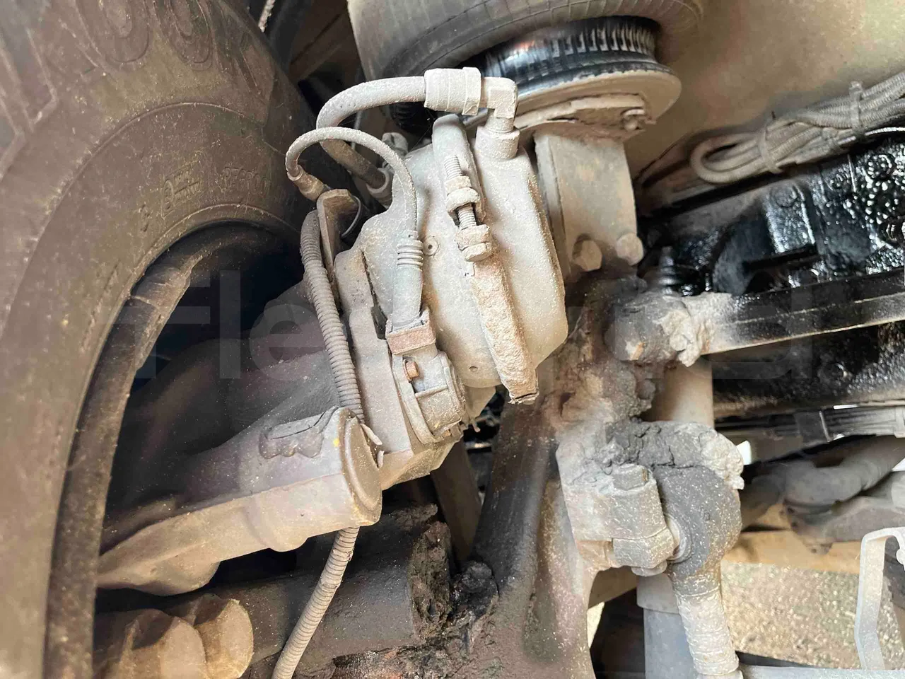 Irizar Scania I4 - Euro5 - 250 kW - 12.900mt - front brake calipers right