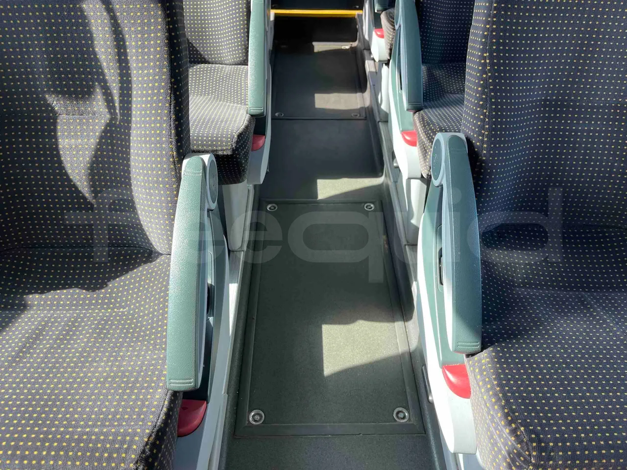 Irizar Scania I4 - Euro5 - 250 kW - 12.900mt - floor hatches photo