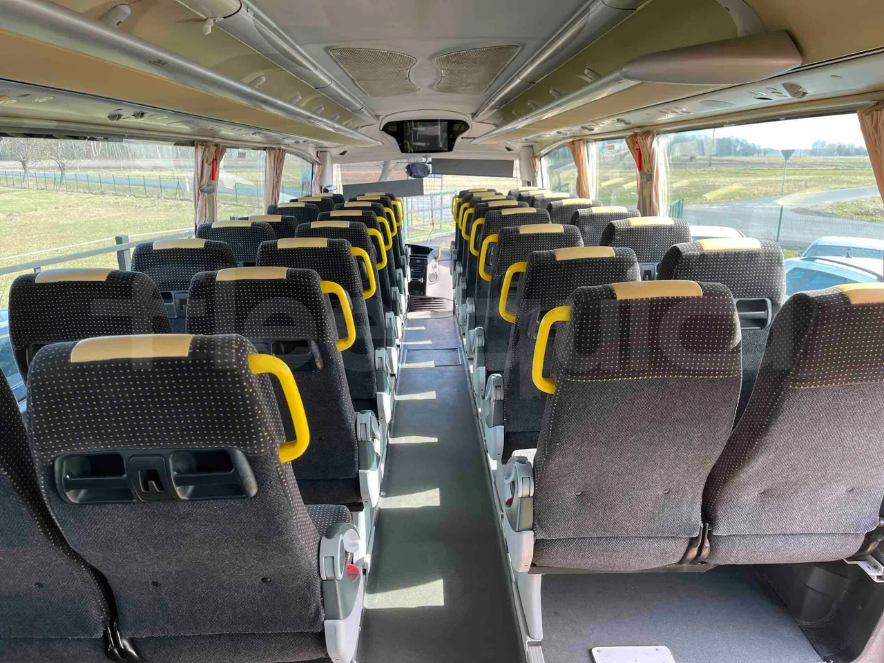 Irizar Scania I4 - Euro5 - 250 kW - 12.900mt - forward view middle aisle