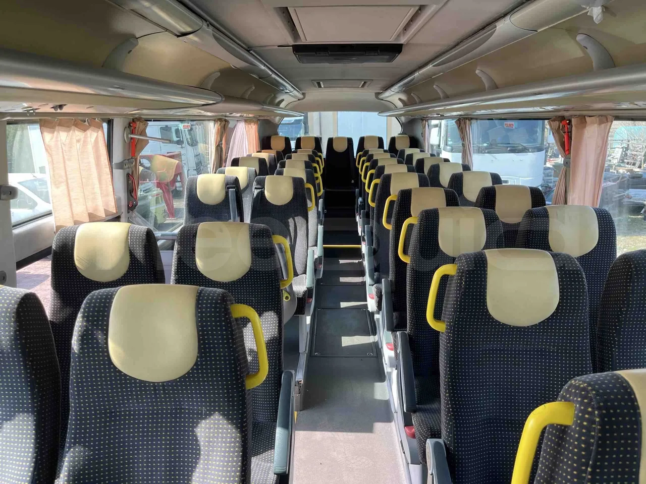 Irizar Scania I4 - Euro5 - 250 kW - 12.900mt - reverse view middle aisle