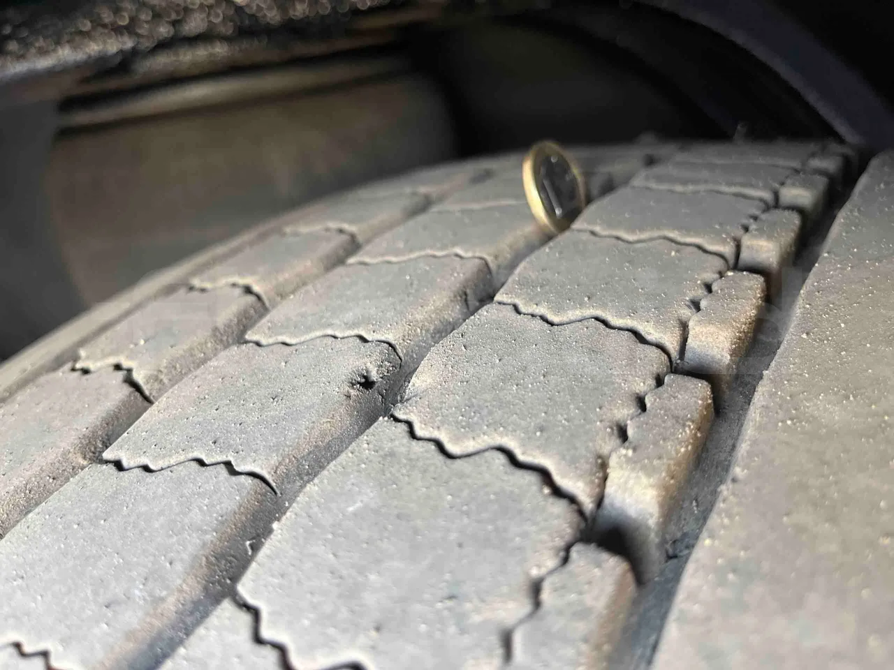 Irizar Scania I4 - Euro5 - 250 kW - 12.900mt - tread condition front tires left