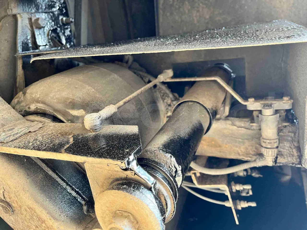 Irizar Scania I4 - Euro5 - 250 kW - 12.900mt - axle 2 shock absorbers 1 right