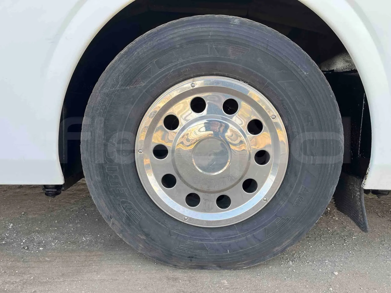 Irizar Scania I4 - Euro5 - 250 kW - 12.900mt - rear left tire photo
