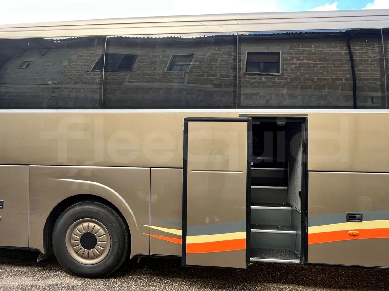 Volvo Barbi Genesis B12B/EURO 3 - 279kW - 12m - front door 3 open