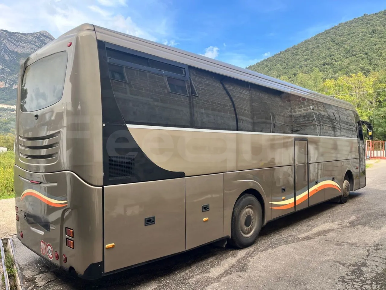 Volvo Barbi Genesis B12B/EURO 3 - 279kW - 12m - 3/4 right rear doors closed