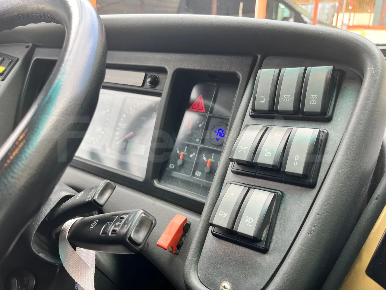 Volvo Barbi Genesis B12B/EURO 3 - 279kW - 12m - radio accessories photo