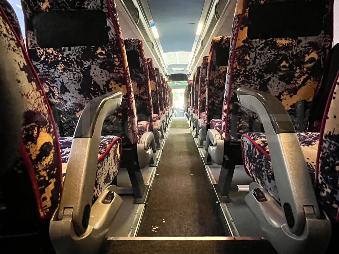 Volvo Barbi Genesis B12B/EURO 3 - 279kW - 12m - seat brackets photo