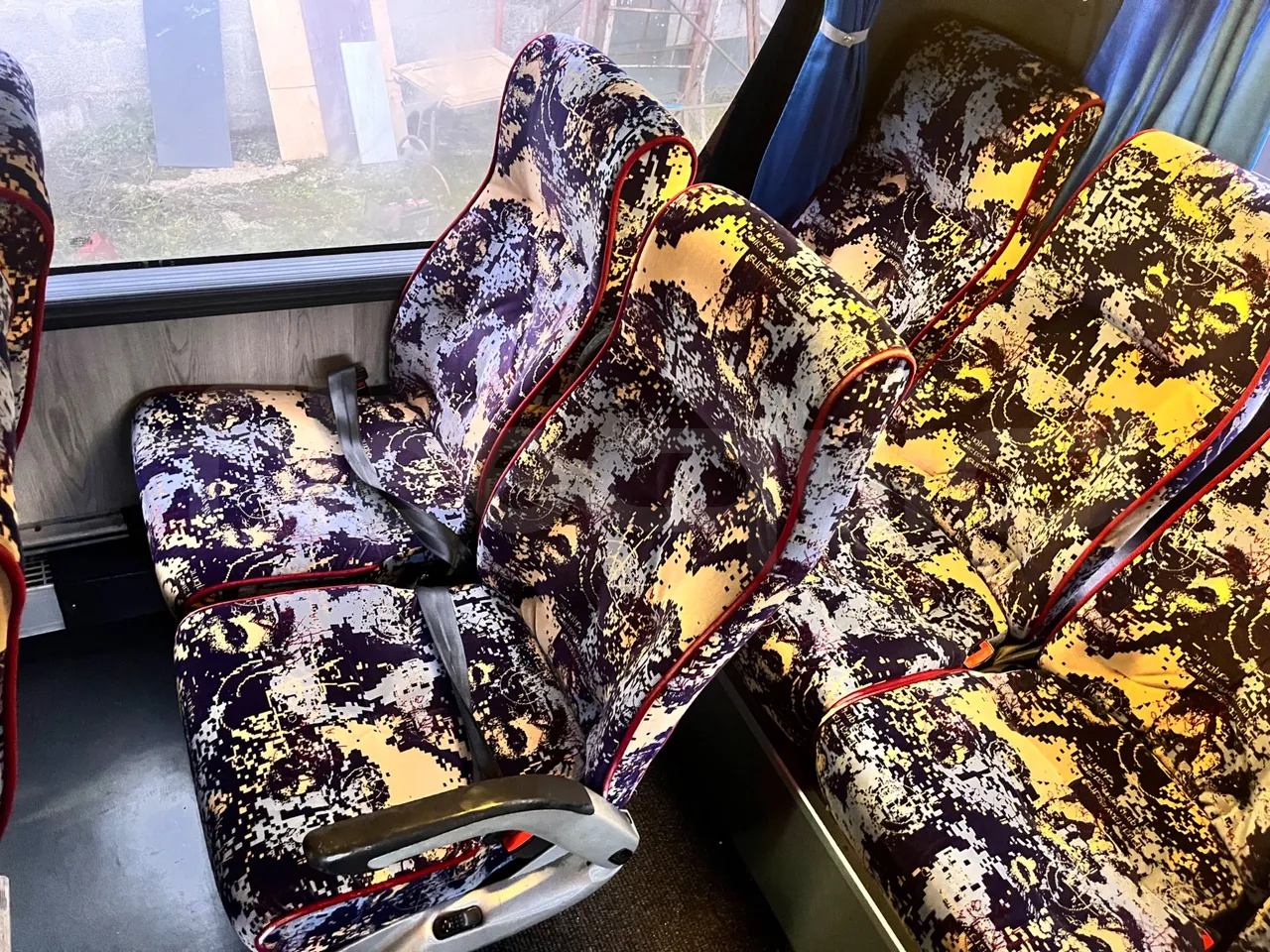 Volvo Barbi Genesis B12B/EURO 3 - 279kW - 12m - central seat safety belt