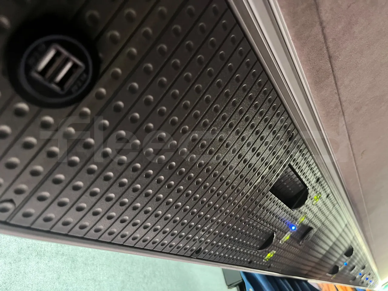 Volvo Barbi Genesis B12B/EURO 3 - 279kW - 12m - usb charging detail