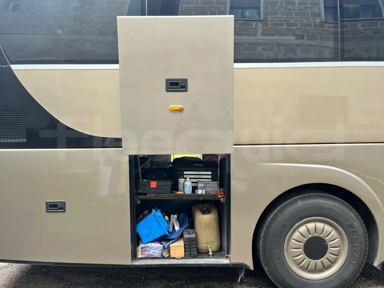 Volvo Barbi Genesis B12B/EURO 3 - 279kW - 12m - external compartments photo