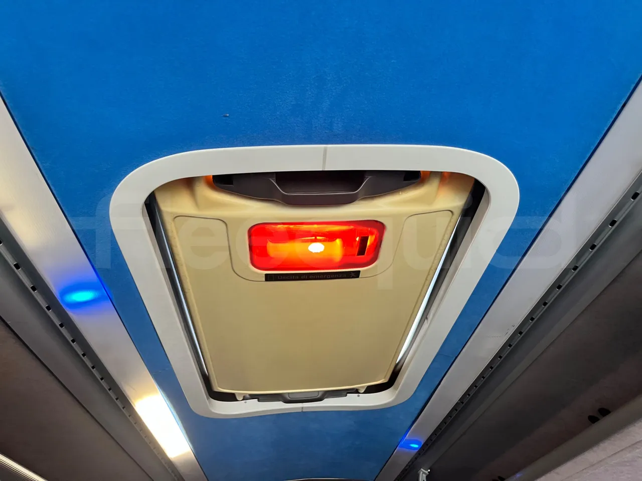 Volvo Barbi Genesis B12B/EURO 3 - 279kW - 12m - roof hatch 1