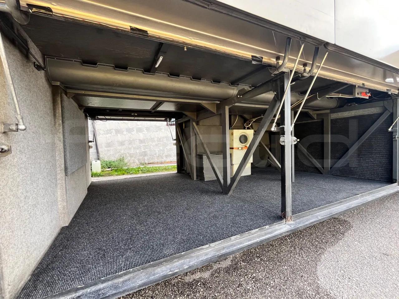 Volvo Barbi Genesis B12B/EURO 3 - 279kW - 12m - internal frame rust check