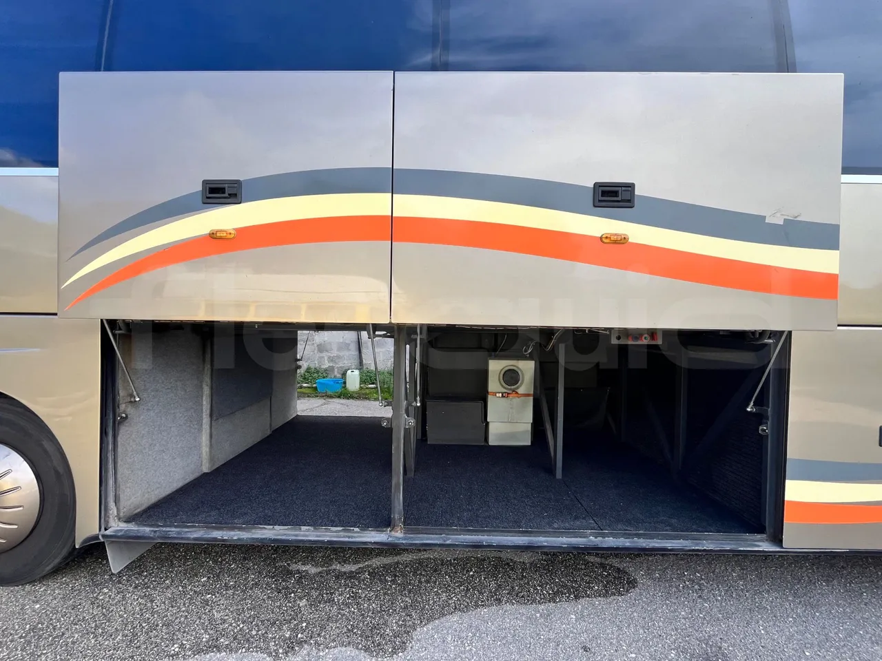 Volvo Barbi Genesis B12B/EURO 3 - 279kW - 12m - luggage rack photo