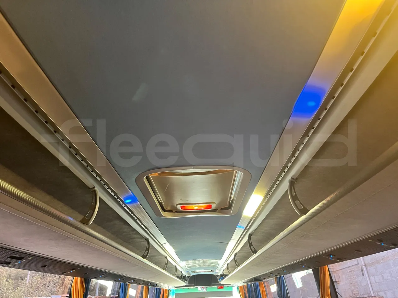 Volvo Barbi Genesis B12B/EURO 3 - 279kW - 12m - overhead compartments photo