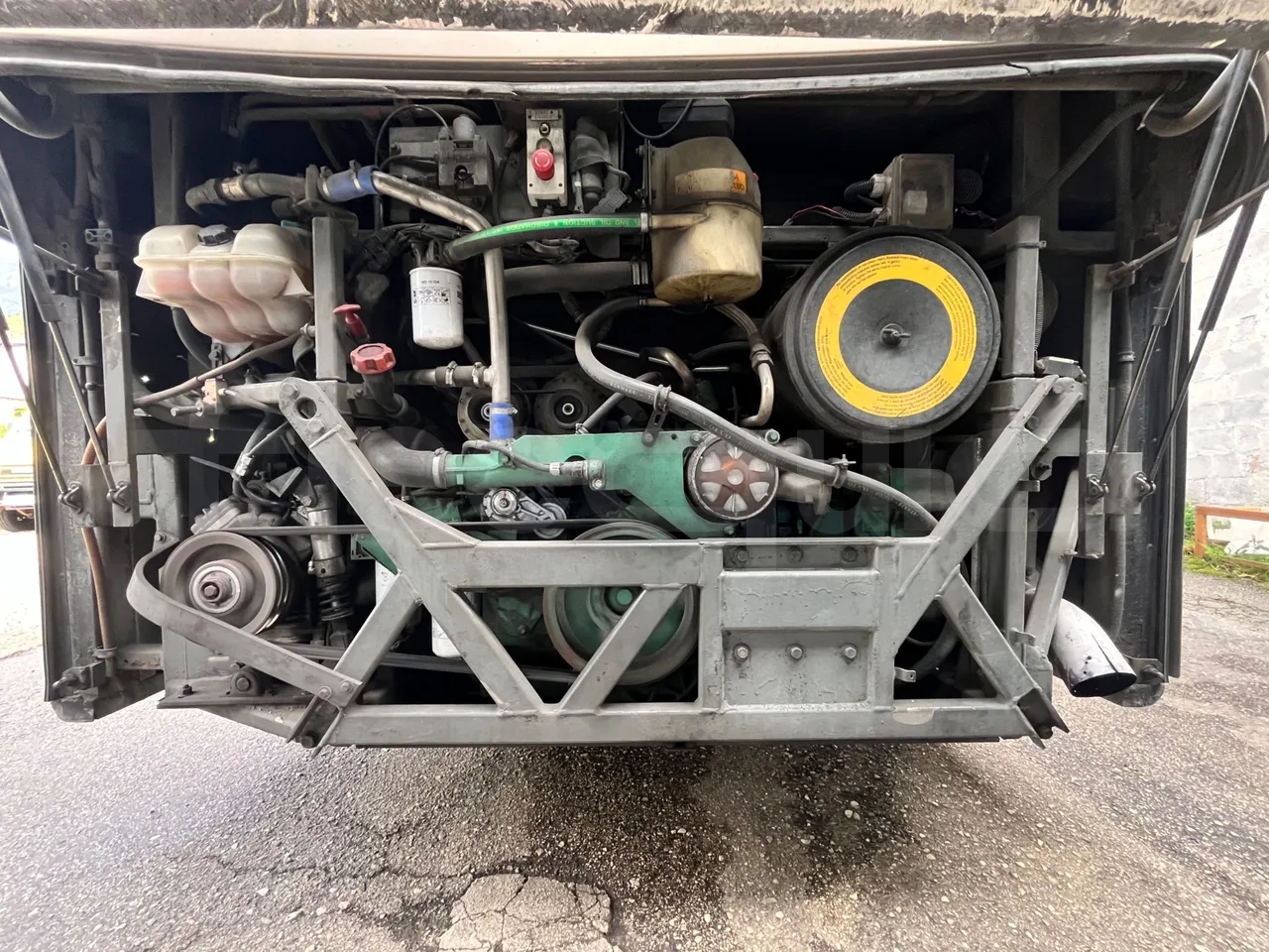 Volvo Barbi Genesis B12B/EURO 3 - 279kW - 12m - rear hatch open