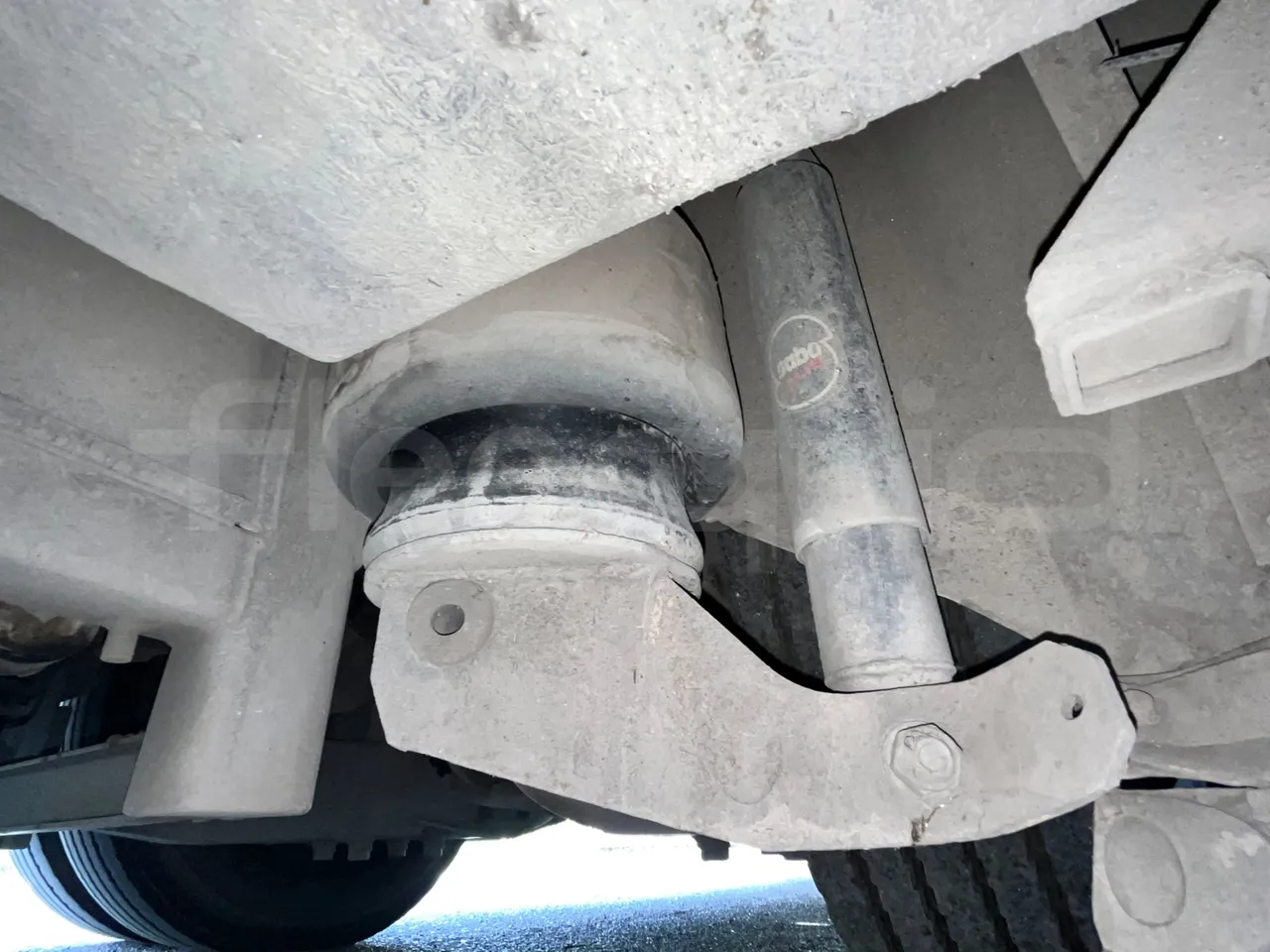 Volvo Barbi Genesis B12B/EURO 3 - 279kW - 12m - axle 2 shock absorbers 2 left