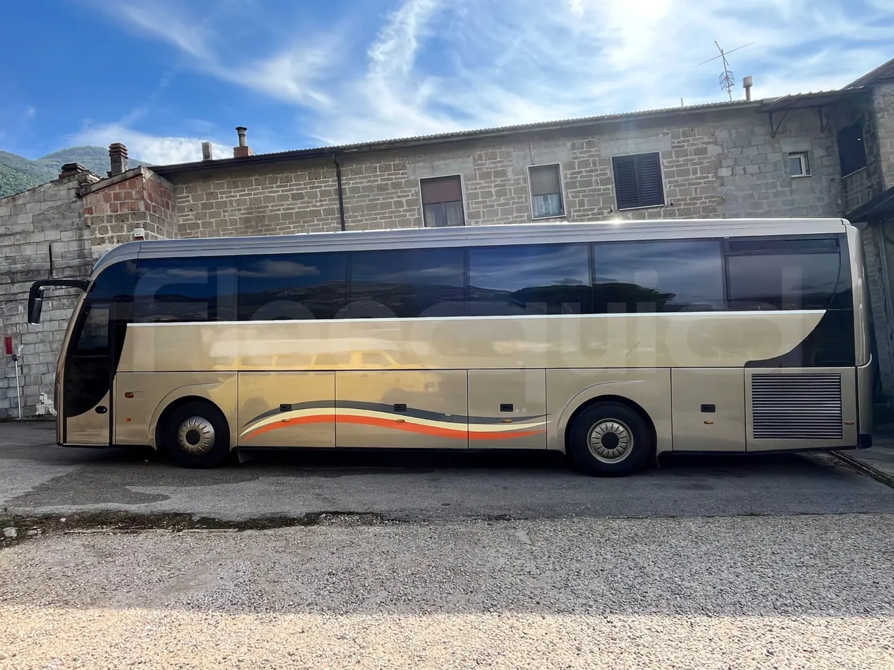 Volvo Barbi Genesis B12B/EURO 3 - 279kW - 12m - left side photo