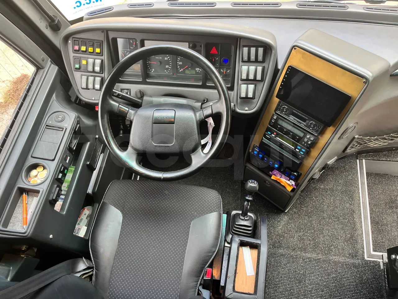 Volvo Barbi Genesis B12B/EURO 3 - 279kW - 12m - steering wheel photo