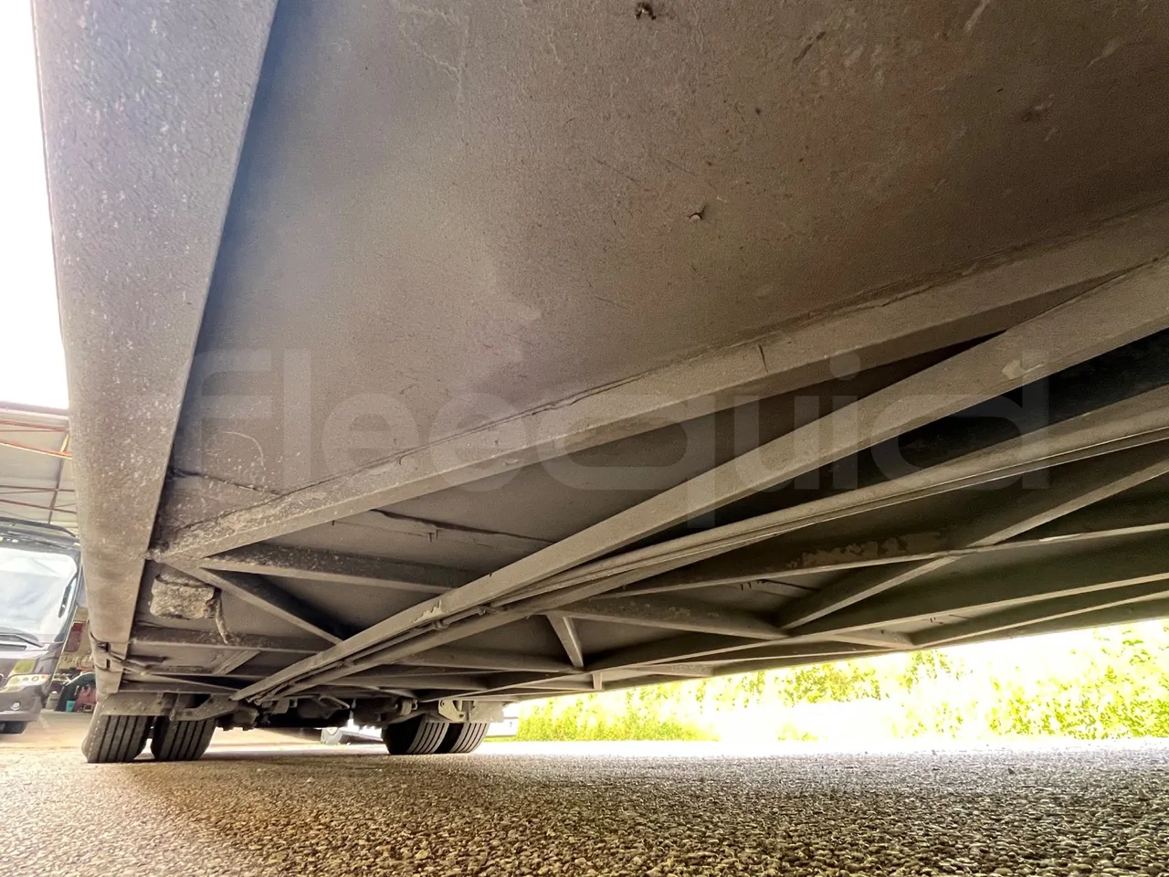 Volvo Barbi Genesis B12B/EURO 3 - 279kW - 12m - central undercarriage photo