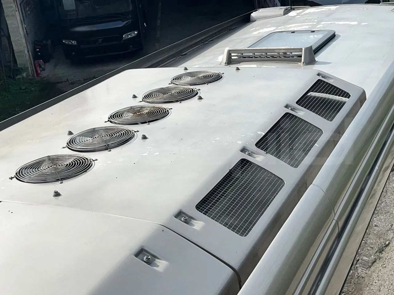 Volvo Barbi Genesis B12B/EURO 3 - 279kW - 12m - turntable external (18m)