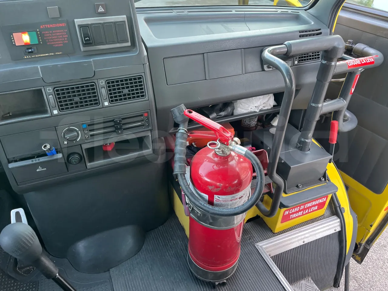 Iveco A45E10 28 - Euro2 - 76kW - 6.860mt - command unit indicators