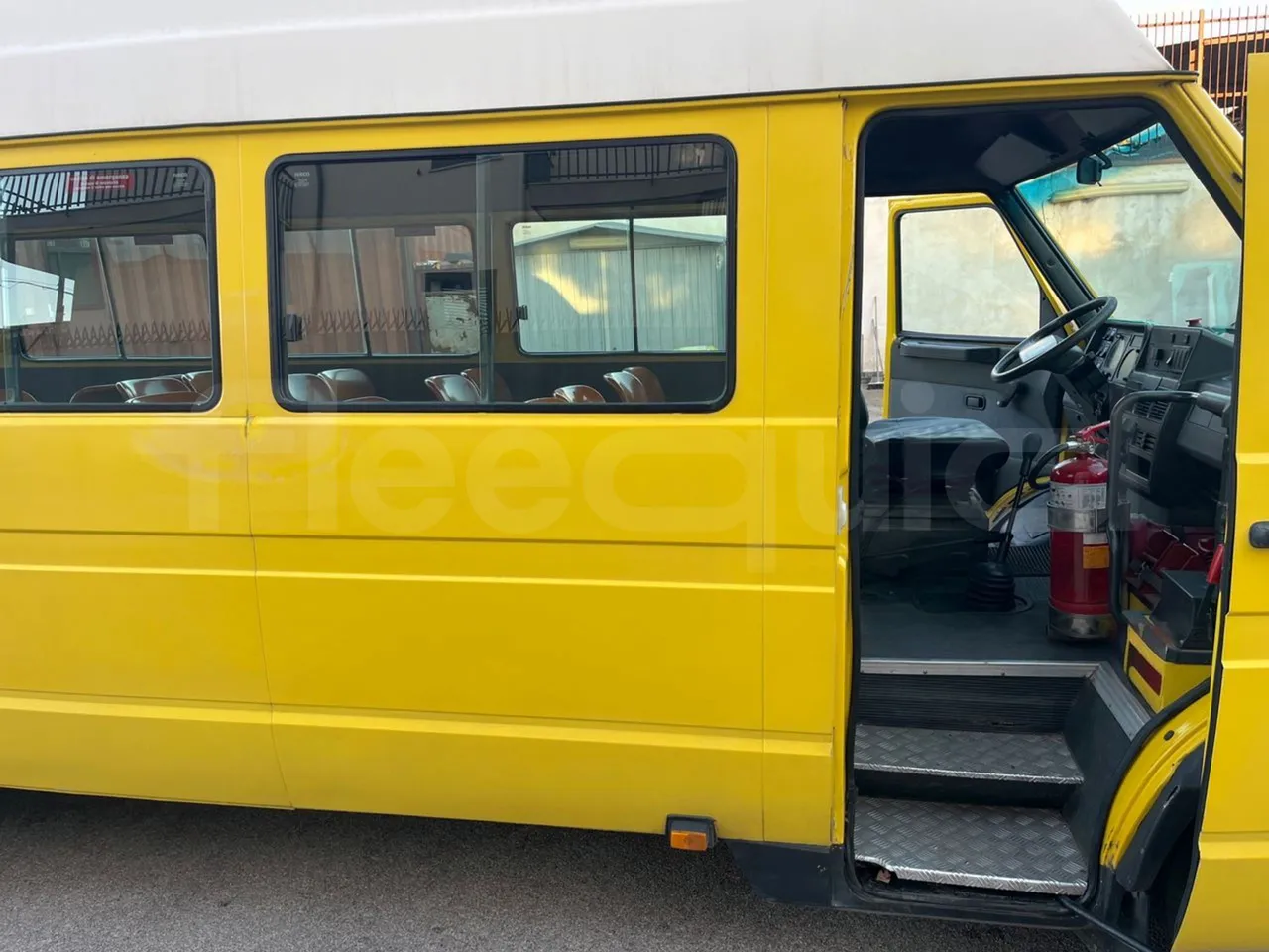 Iveco A45E10 28 - Euro2 - 76kW - 6.860mt - front door 2 open