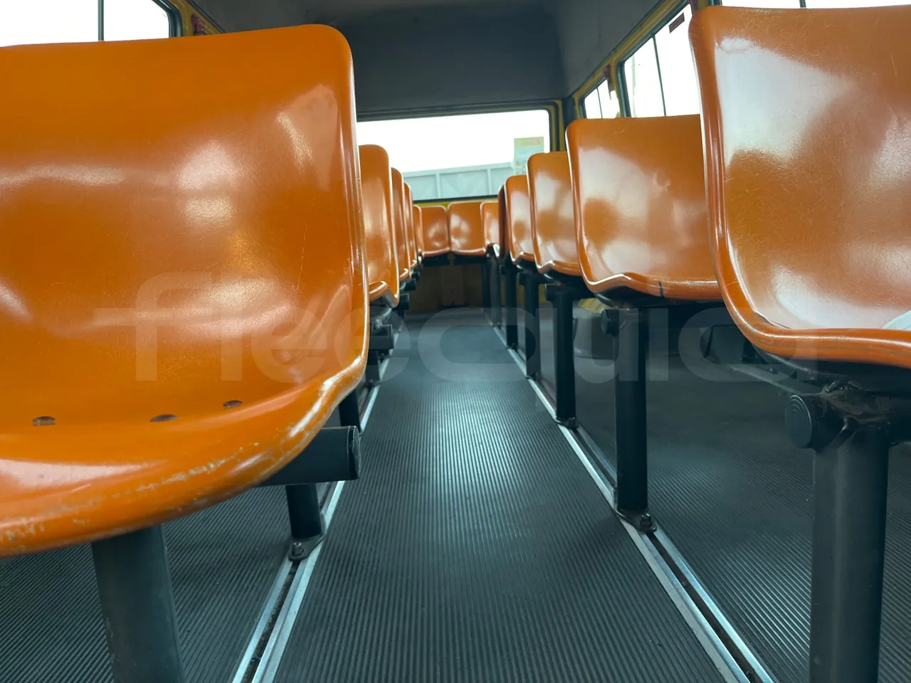 Iveco A45E10 28 - Euro2 - 76kW - 6.860mt - seat brackets photo