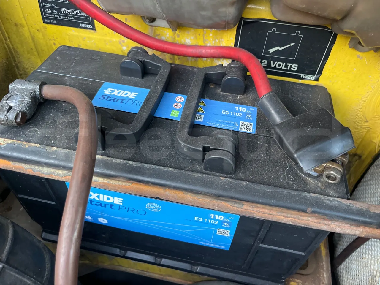 Iveco A45E10 28 - Euro2 - 76kW - 6.860mt - external compartments photo