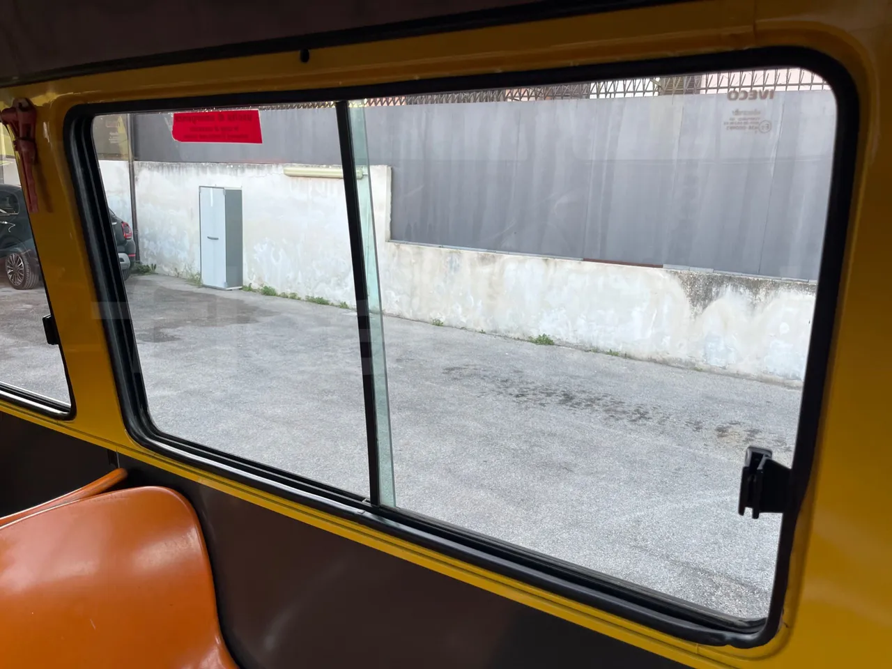 Iveco A45E10 28 - Euro2 - 76kW - 6.860mt - folding seat photo