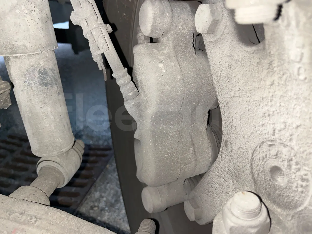 Iveco A45E10 28 - Euro2 - 76kW - 6.860mt - front brake calipers right