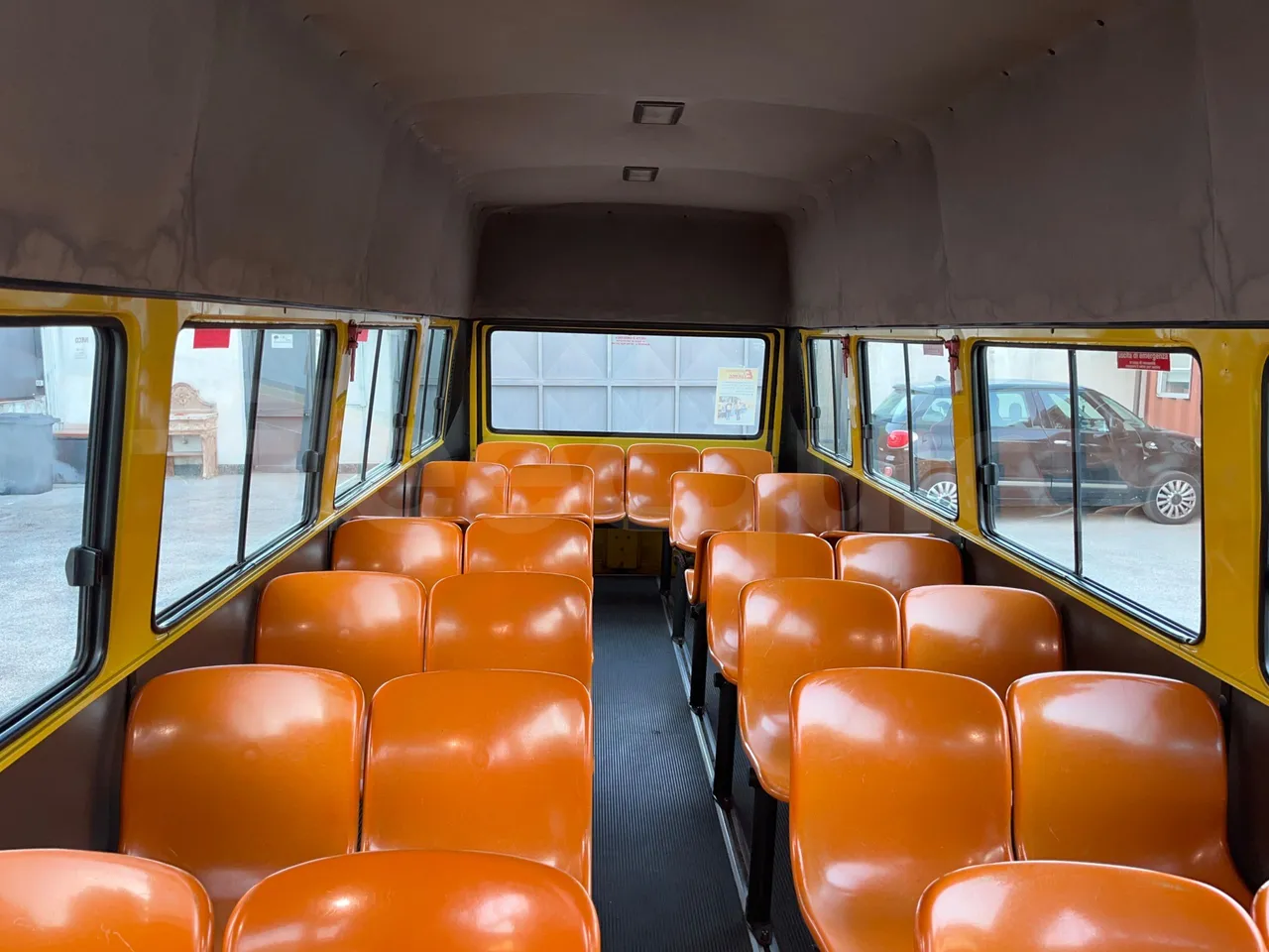 Iveco A45E10 28 - Euro2 - 76kW - 6.860mt - interior reverse seats driver height