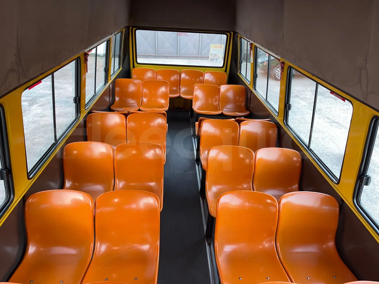 Iveco A45E10 28 - Euro2 - 76kW - 6.860mt - reverse view middle aisle