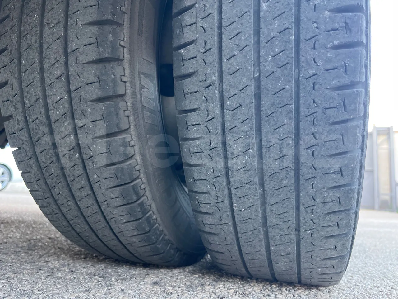 Iveco A45E10 28 - Euro2 - 76kW - 6.860mt - tread condition front tires left