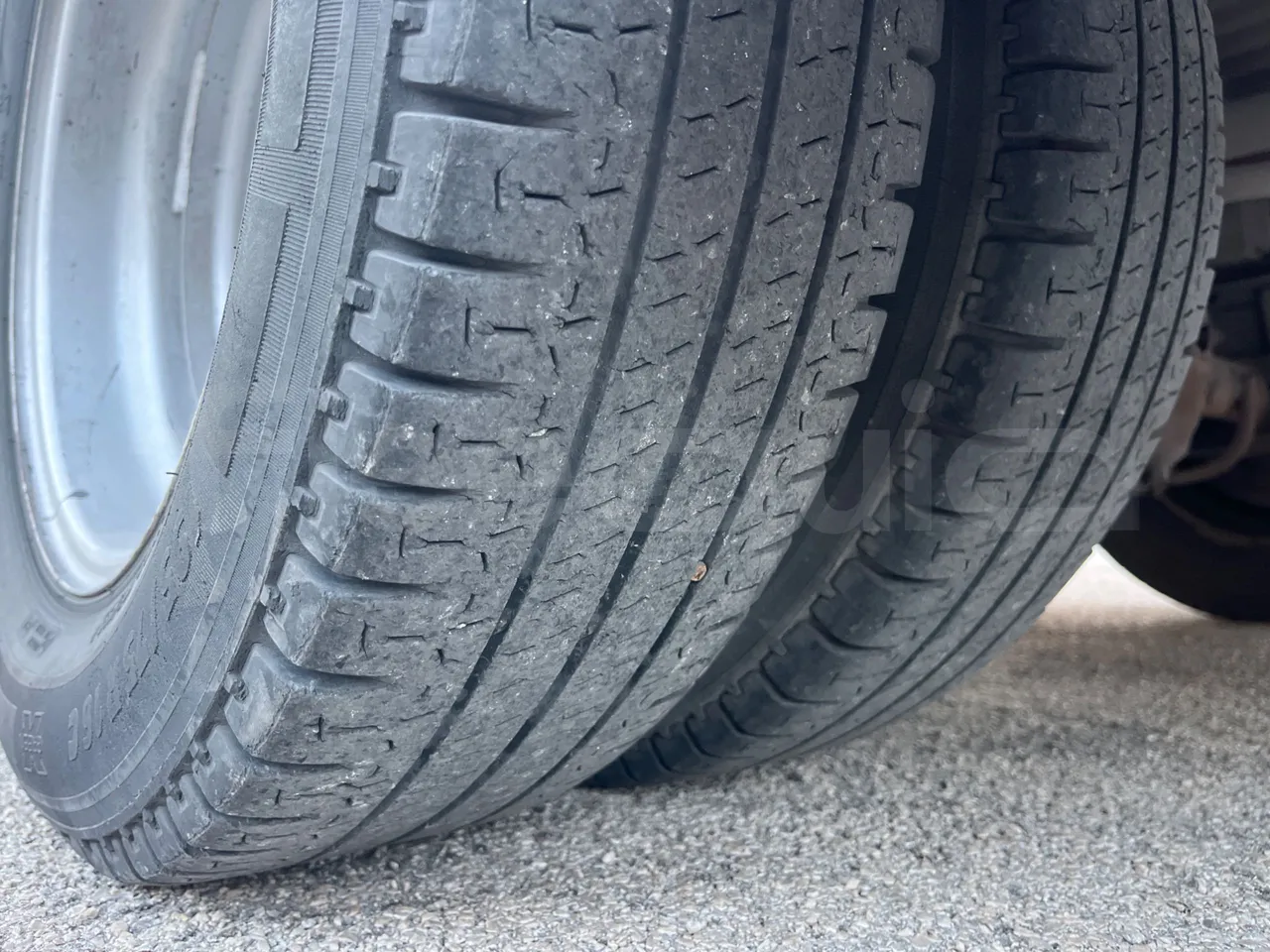 Iveco A45E10 28 - Euro2 - 76kW - 6.860mt - tread condition second axle tires left