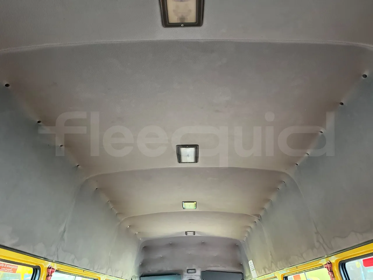 Iveco A45E10 28 - Euro2 - 76kW - 6.860mt - overhead compartments photo