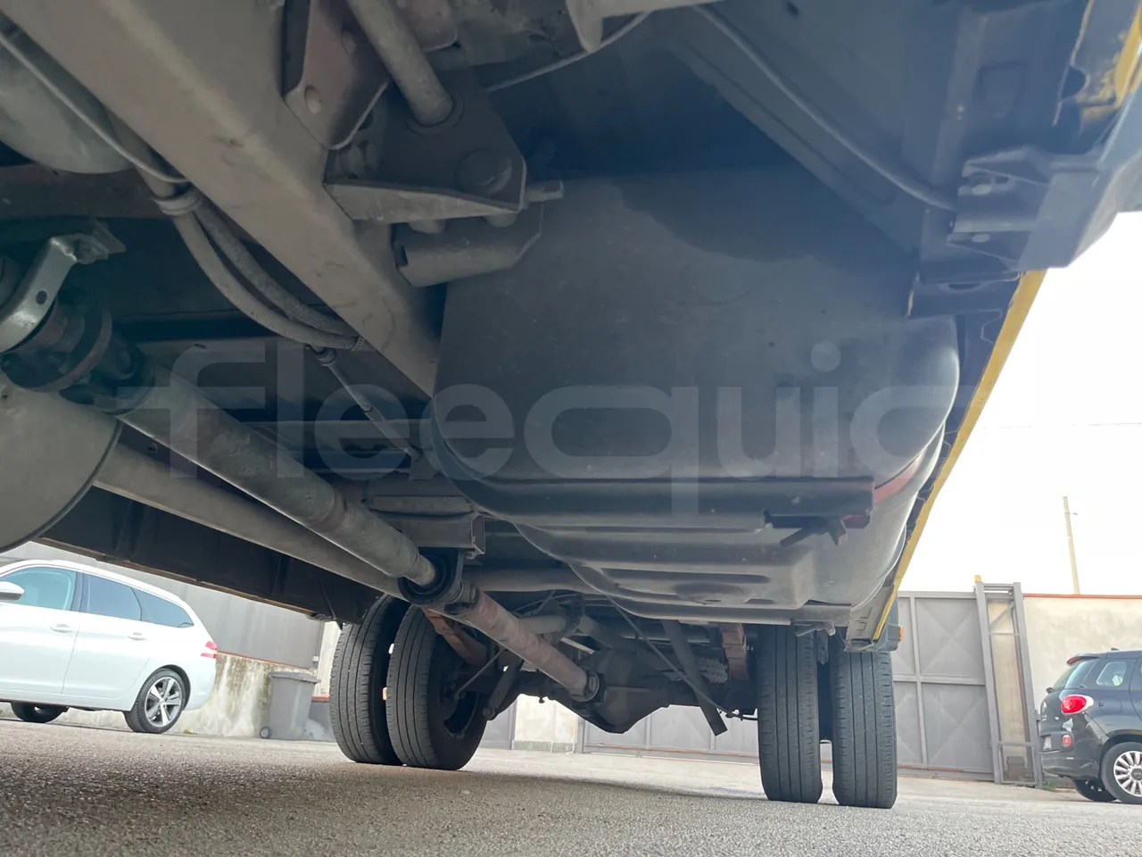 Iveco A45E10 28 - Euro2 - 76kW - 6.860mt - central undercarriage photo