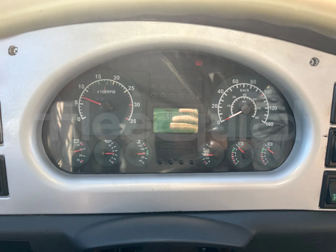 King Long XMQ6900 XMQ6900-3/ Euro 5 - 178Kw - 8,995 Mt - dashboard lights on